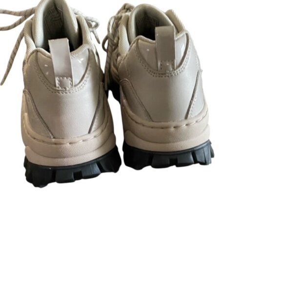 Skechers Dojalite Sneaker in Off White 7.5 - Picture 6 of 7